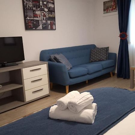 Villa 38 Silviu Apartment Boekarest Buitenkant foto