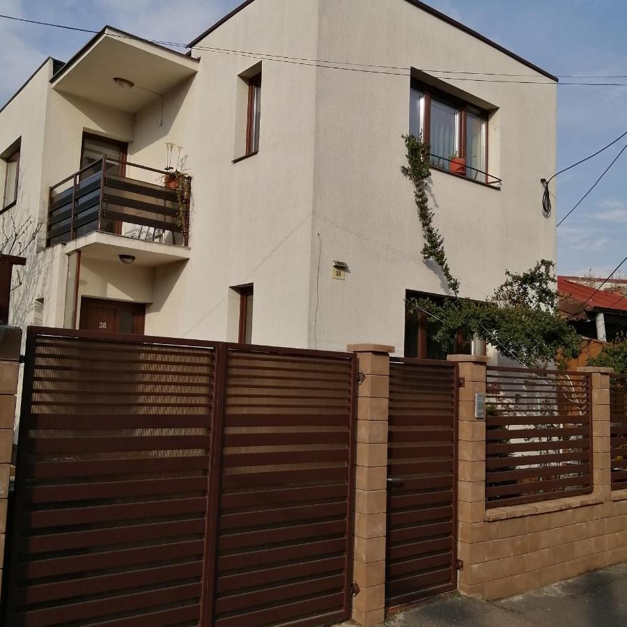 Villa 38 Silviu Apartment Boekarest Buitenkant foto