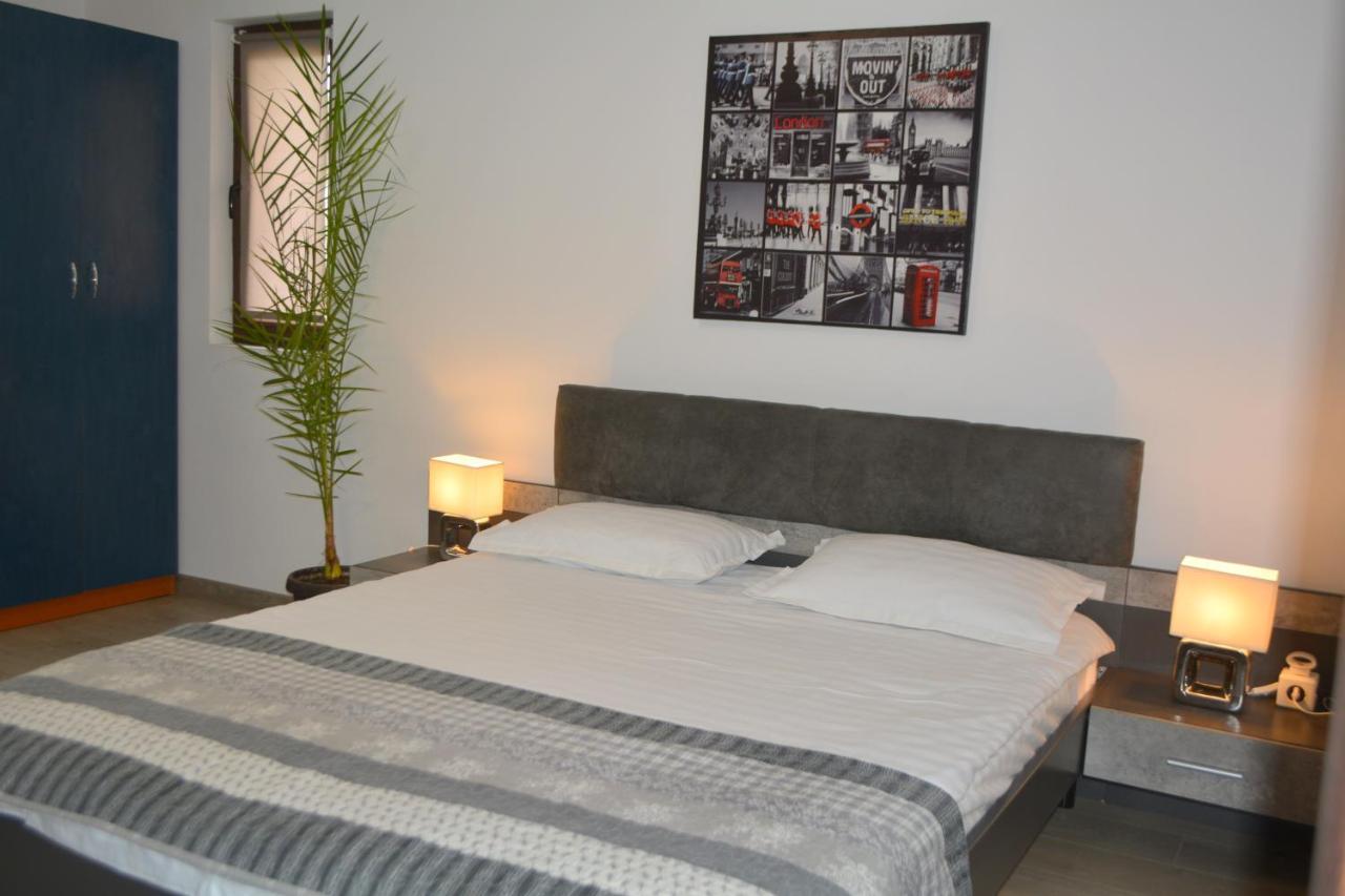 Villa 38 Silviu Apartment Boekarest Buitenkant foto